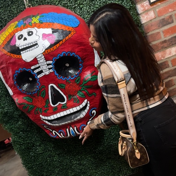 Meet your Posher, Karina - Picture 1 of 1